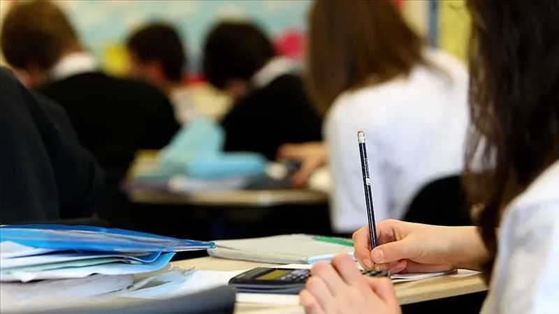 Liselerde yeni sistem yolda! Zorunlu eğitim bitiyor mu?