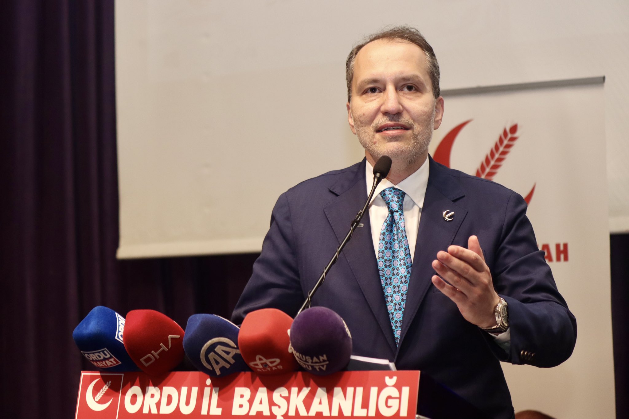 Erbakan ‘erken seçim’ için tarih verdi…