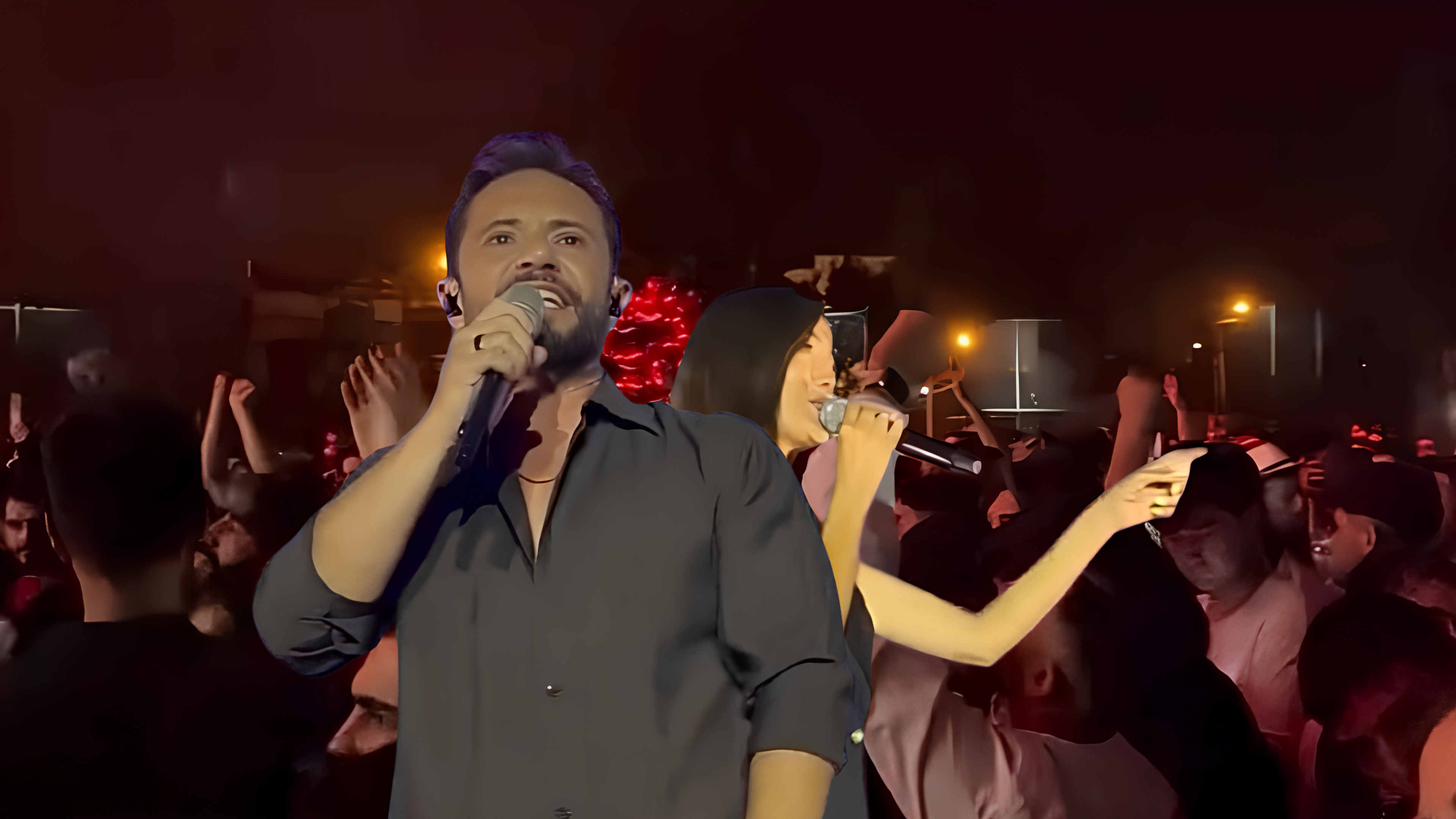 Ünlü şarkıcı Özgün Van’da hayranlarıyla buluştu!