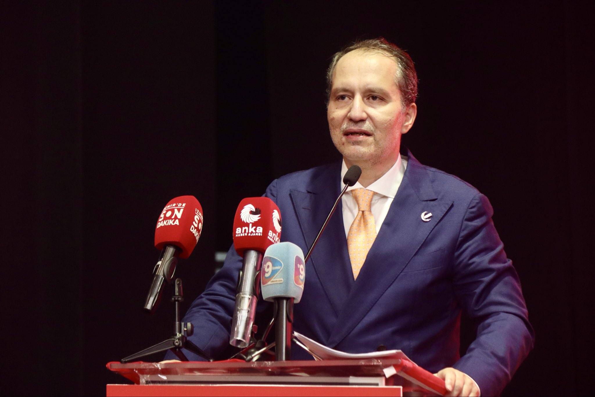 Erbakan’dan iktidara: “Çekilip gitmenin zamanı gelmiş de geçiyor, bir an önce bırakın!”