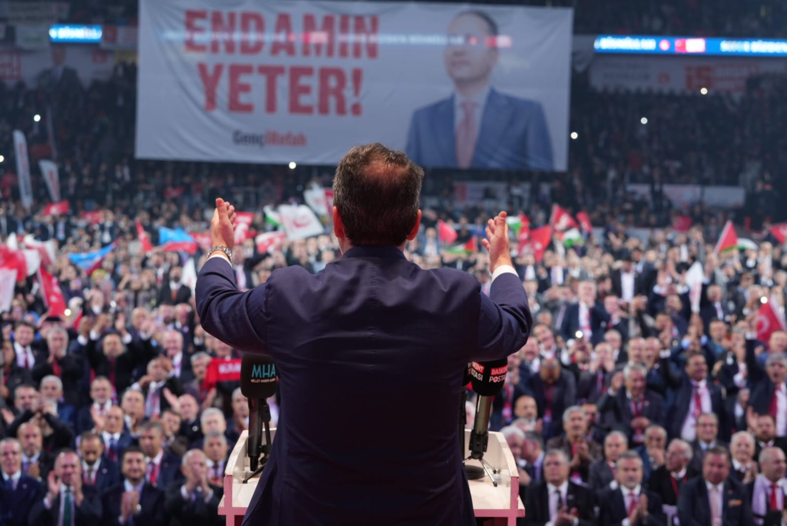 Erbakan tarihi kongrede konuştu:  “Yeniden Refah Partisi sadece iktidarın değil, muhalefetin de tek gerçek alternatifidir!”