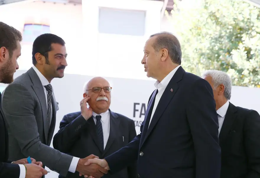 Ünlü oyuncu siyasete mi giriyor? 2028 için AKP iddiası