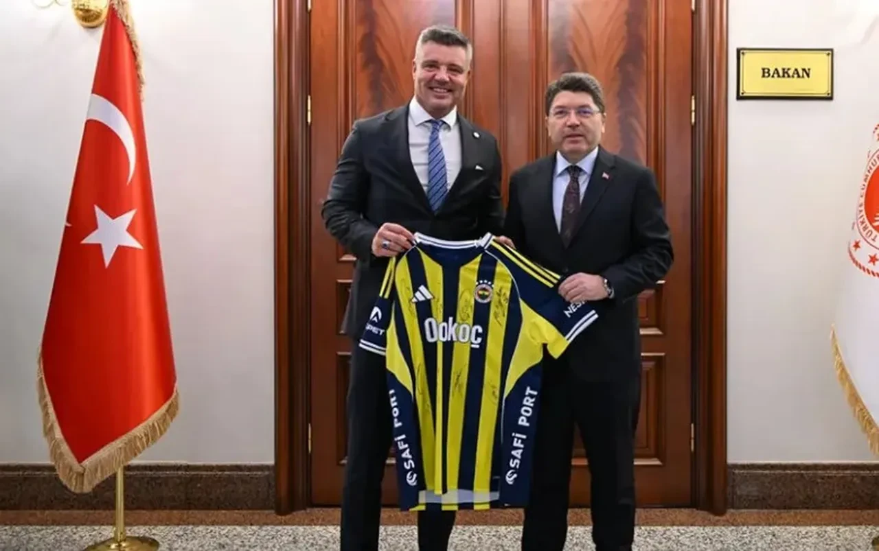 Fenerbahçe’den ‘Bakan Tunç’a forma’ açıklaması