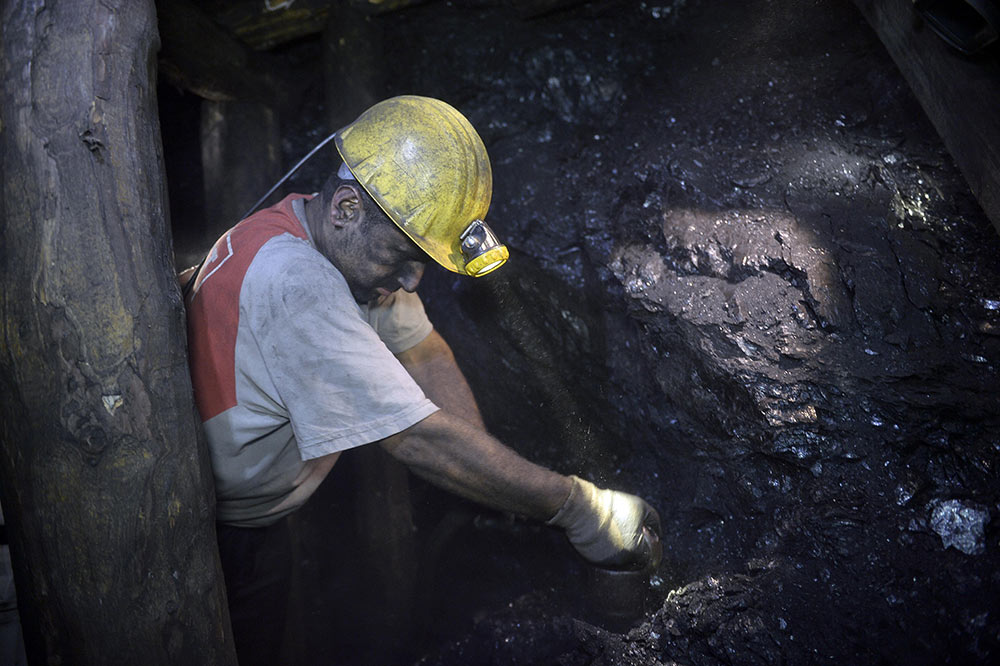 Maden ocağında zehirlenme paniği: İşçiler hastaneye kaldırıldı