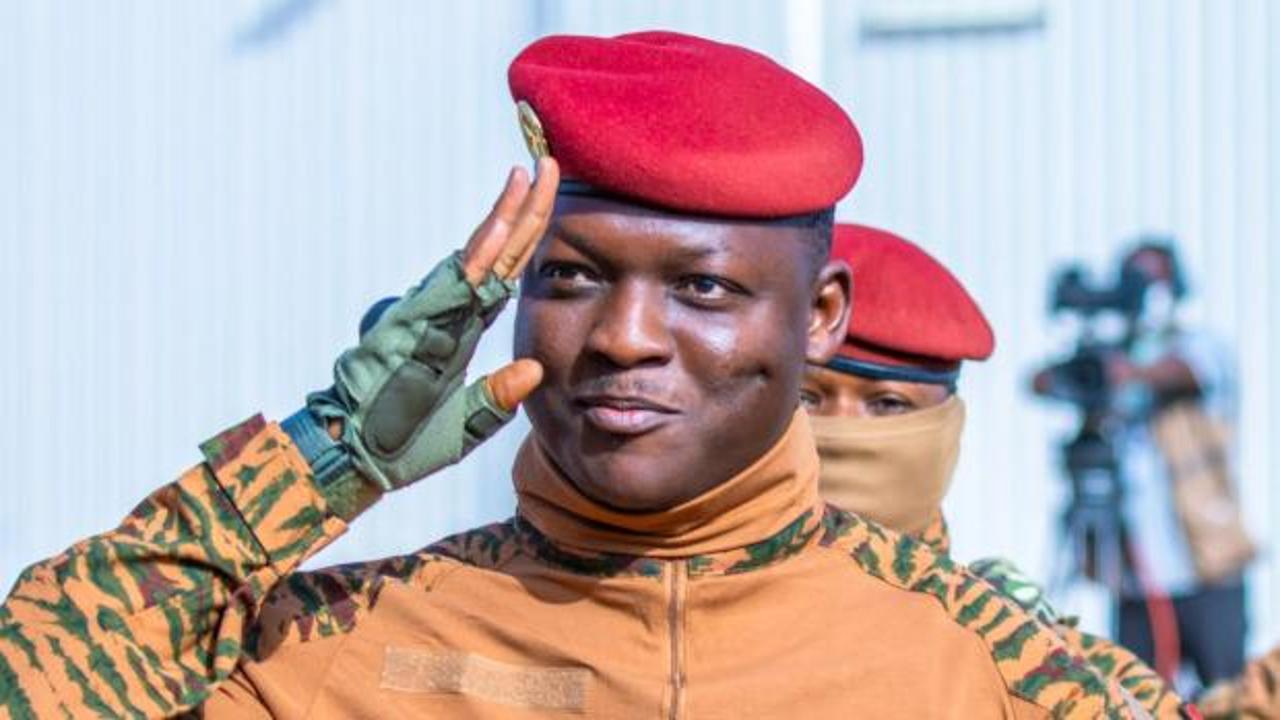 Burkina Faso’da tüm siyasi partiler kapatıldı