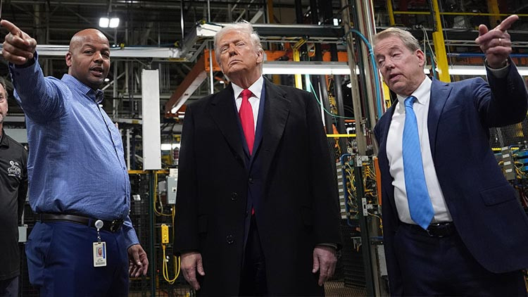 Trump’ın hakaret ettiği işçi zengin oldu!