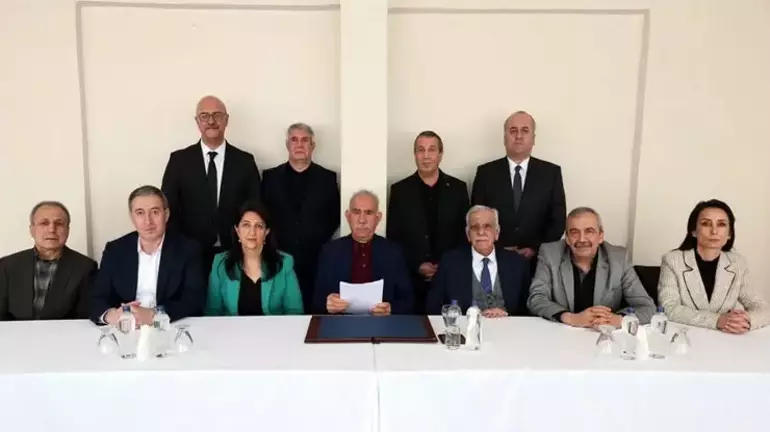 İmralı’dan yeni çağrı: DEM Parti heyeti okudu