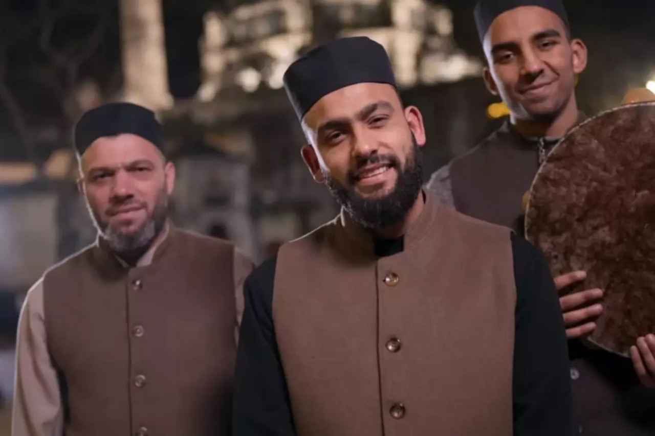 ABD’nin Times Meydanı’na “Celal Karatüre” damgası! “Kabe’de hacılar ‘Hu’ der Allah!”