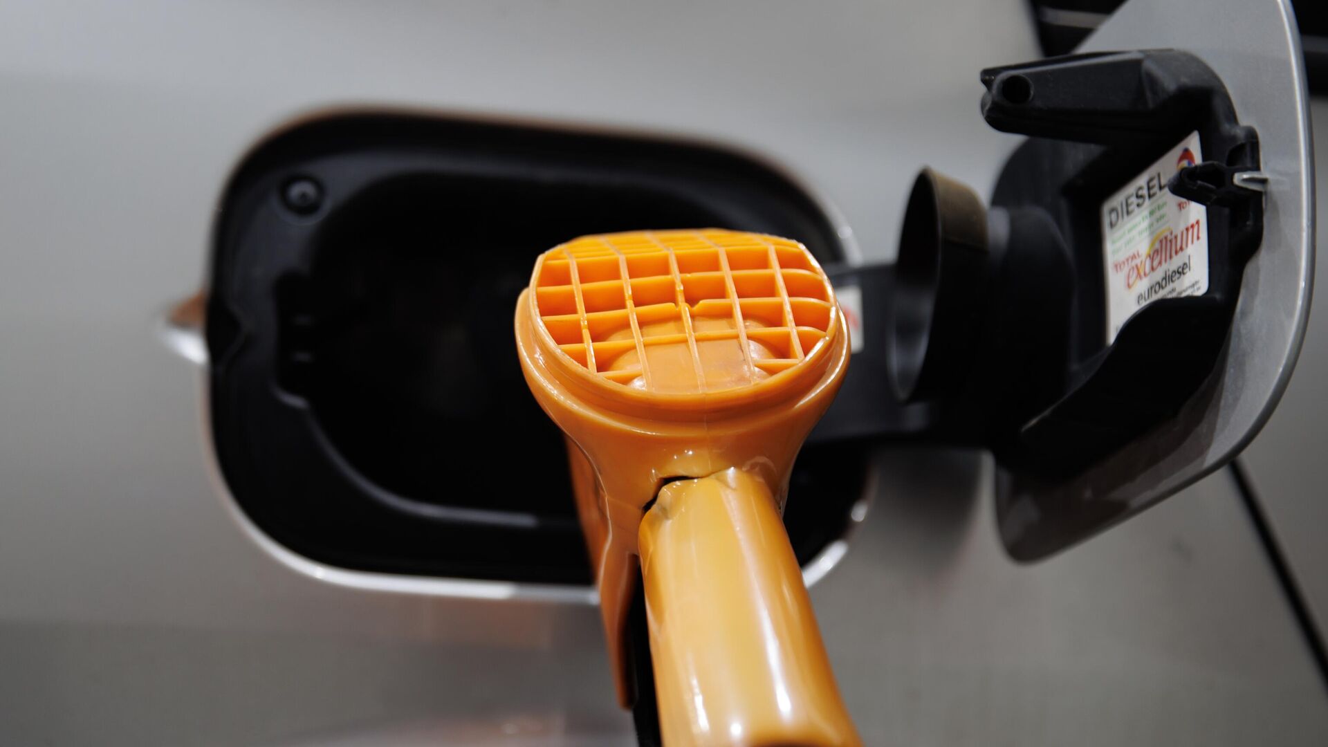 Benzin ve motorin fiyatlarına zam geliyor