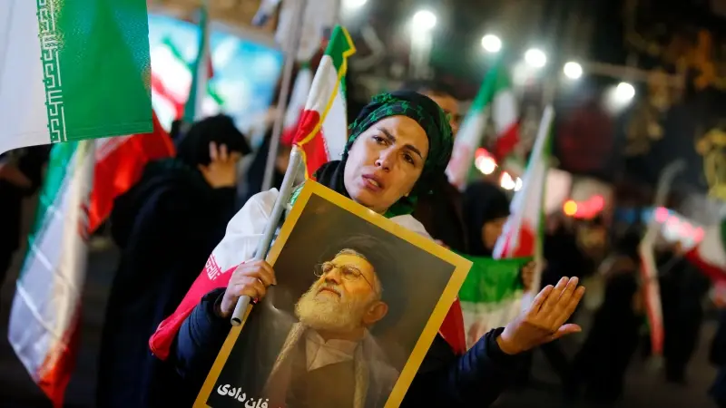 İsrail ve ABD’nin İran’a yönelik saldırıları Tahran’da protesto edildi