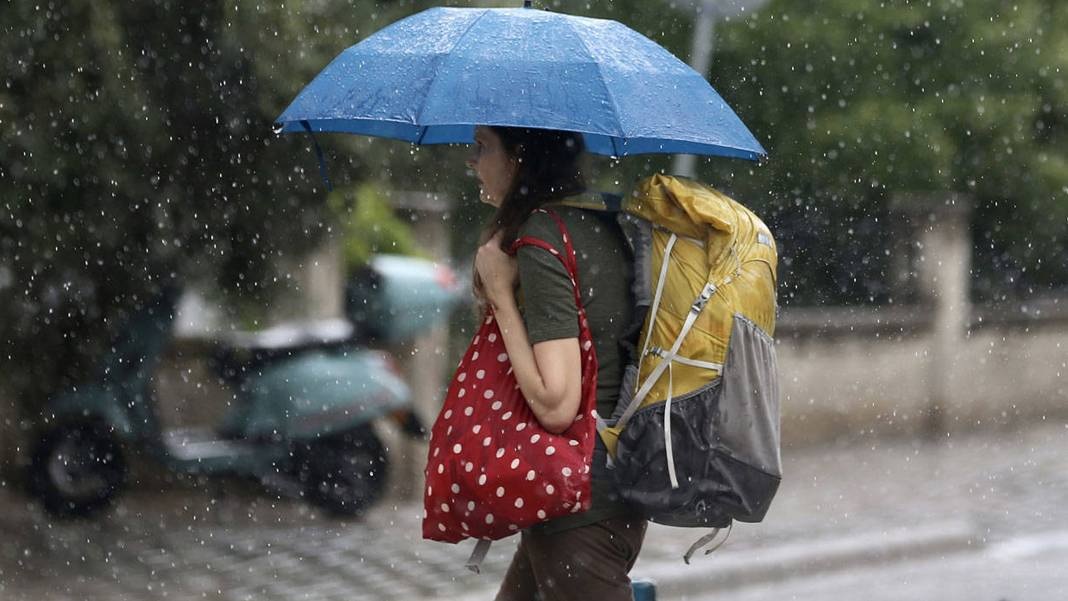 Meteoroloji’den 12 il için sarı alarm  Gök gürültülü sağanak yağış geliyor