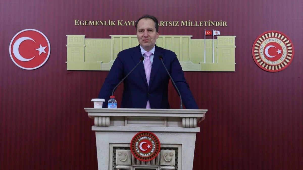Fatih Erbakan: “Türkiye, NATO Zirvesi’nde ev sahibi olarak oturduğu masadan garson olarak kalktı”