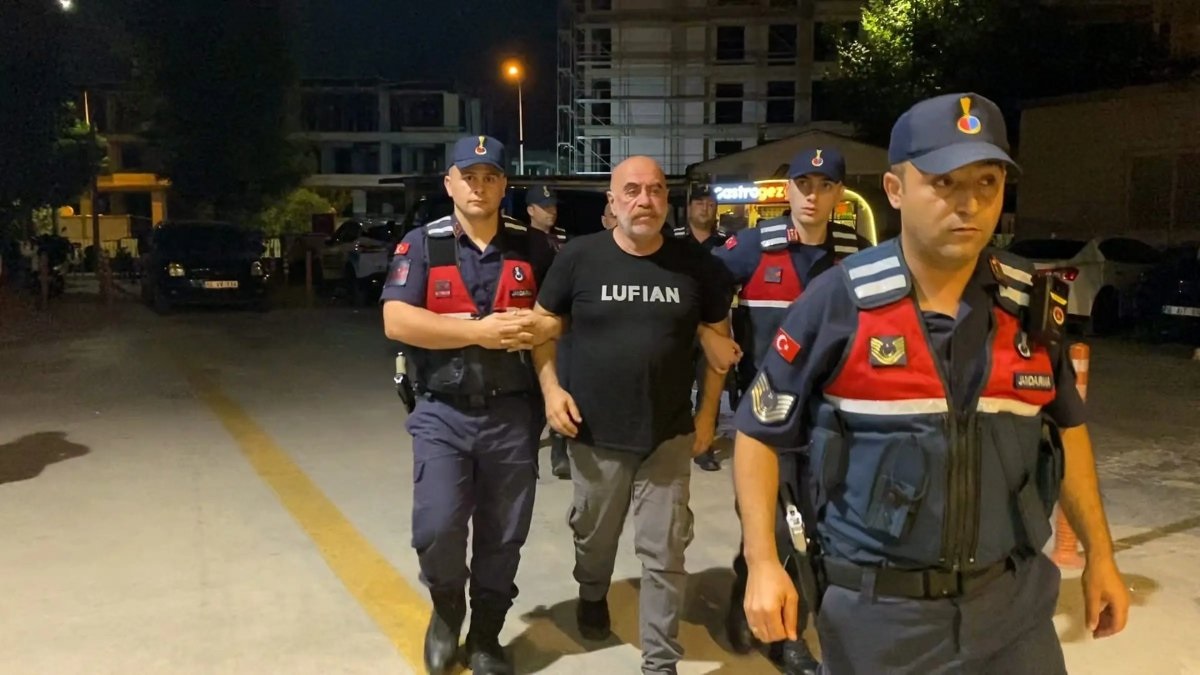 Evinde kenevir ve kubar esrar bulundu