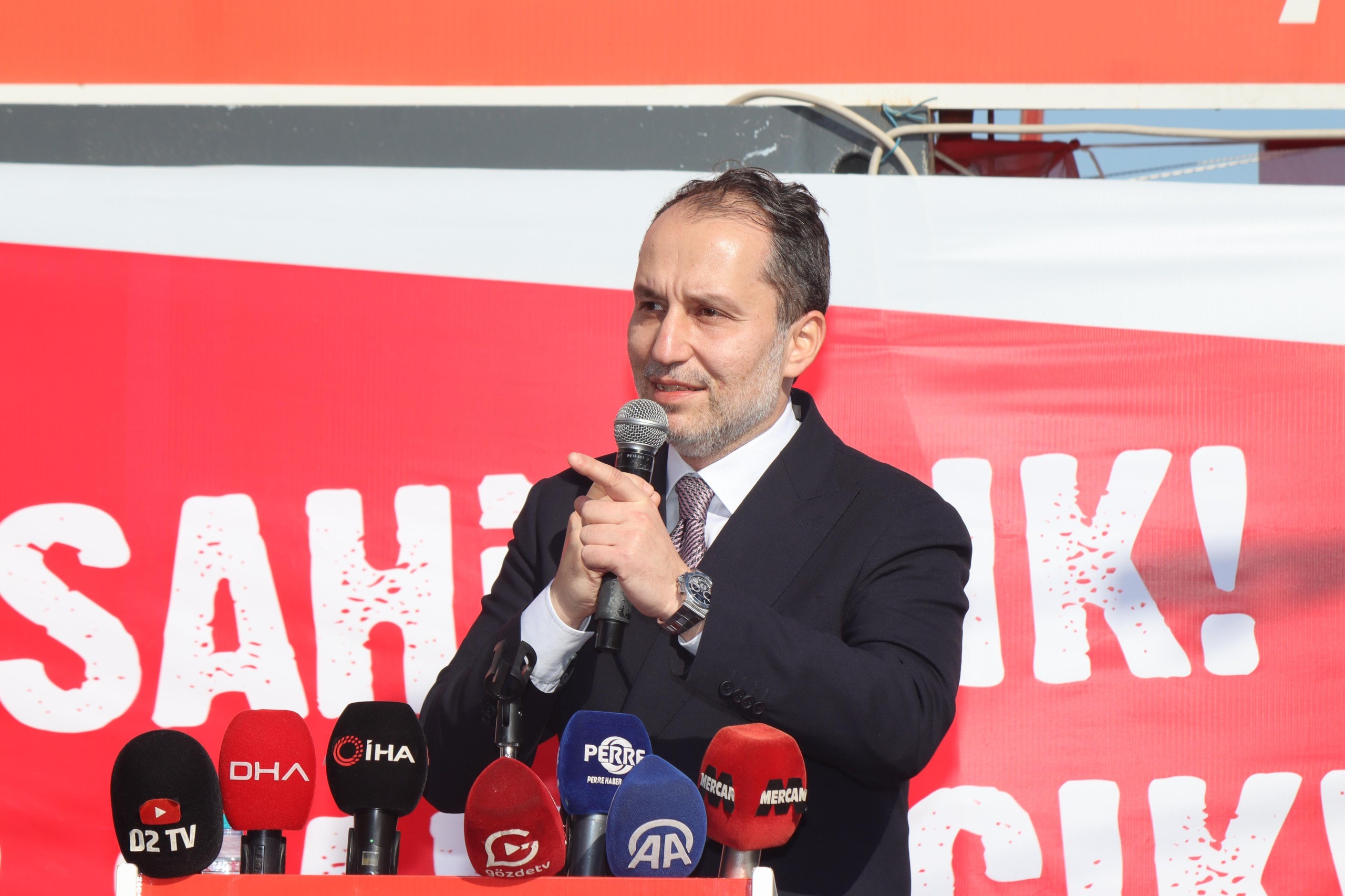 Fatih Erbakan’dan iktidara: “Parasını peşin ödediğimiz F-35 savaş uçaklarımız nerede?”
