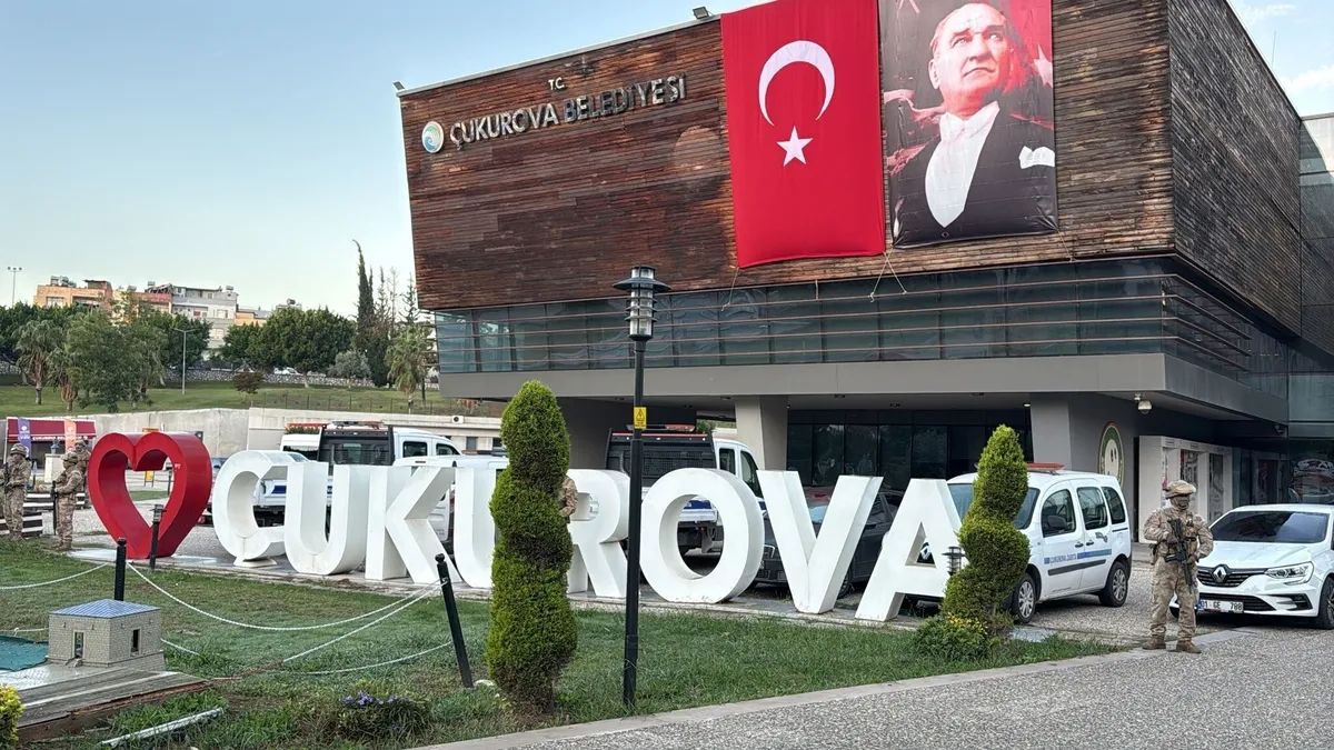 Çukurova Belediyesi’ne Operasyon
