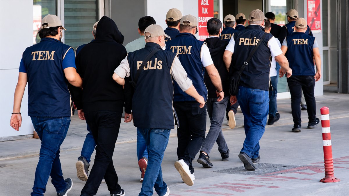 İstanbul’da FETÖ’ye Çifte Operasyon: 24 Gözaltı
