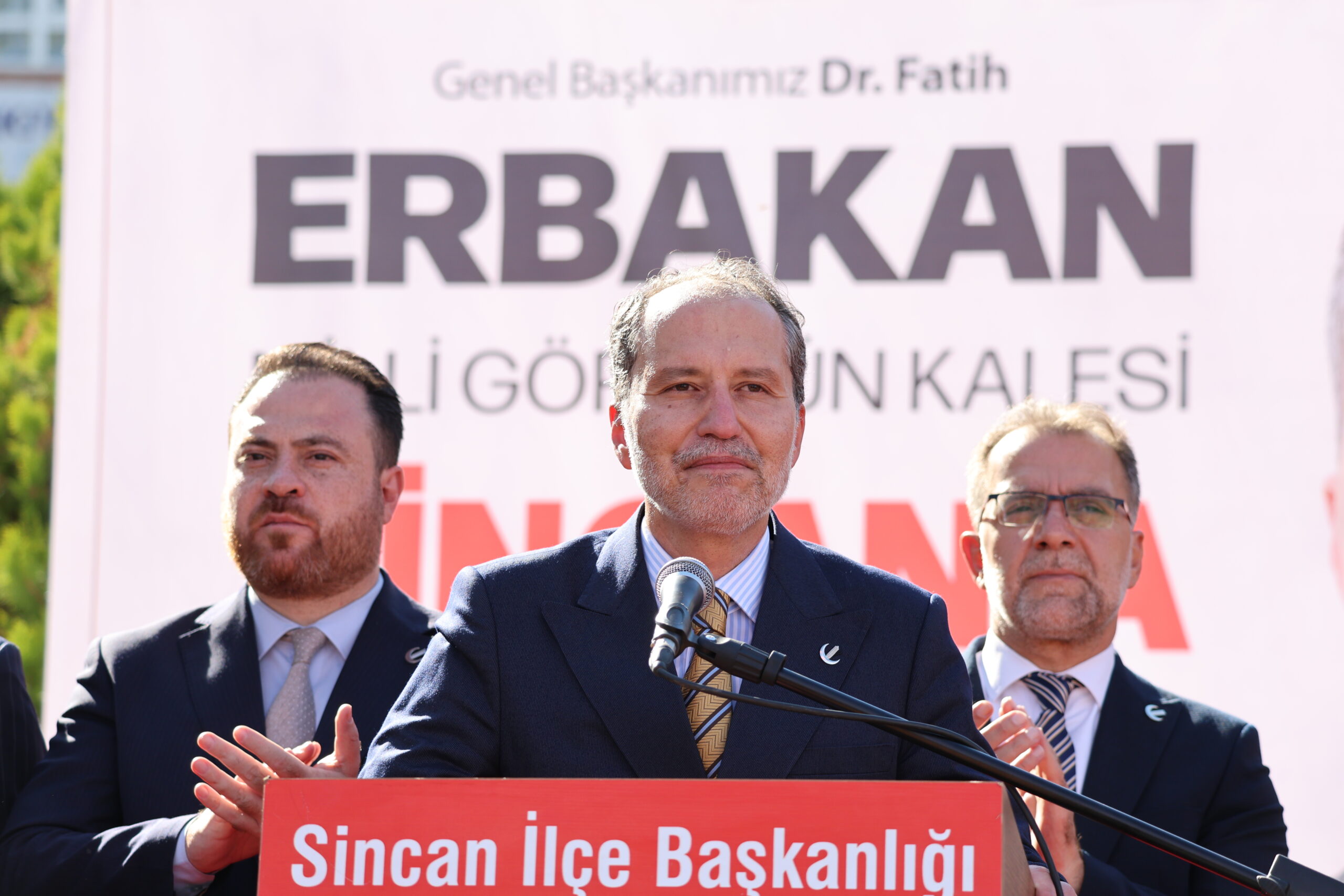 Fatih Erbakan: “İhale komisyonları, arazi rantı bitti. Şimdi de borsada içi boş fonlarla vurgun yapma dönemine geçtiler”