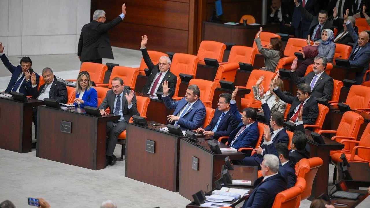 Meclis’te kritik oylama: “Fon skandalı araştırılsın” önergesine AK Parti ve MHP’den ret